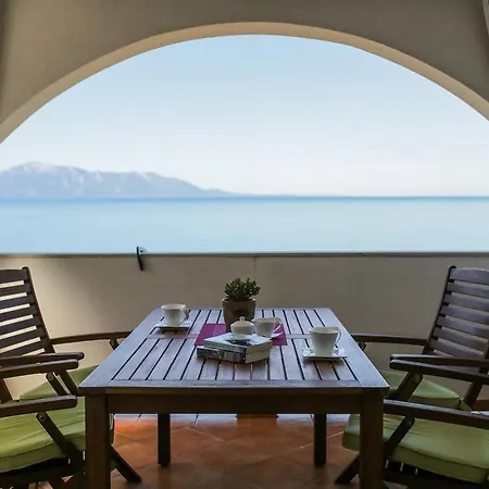 Apartmán Beachfront Gradac 4414-2 *